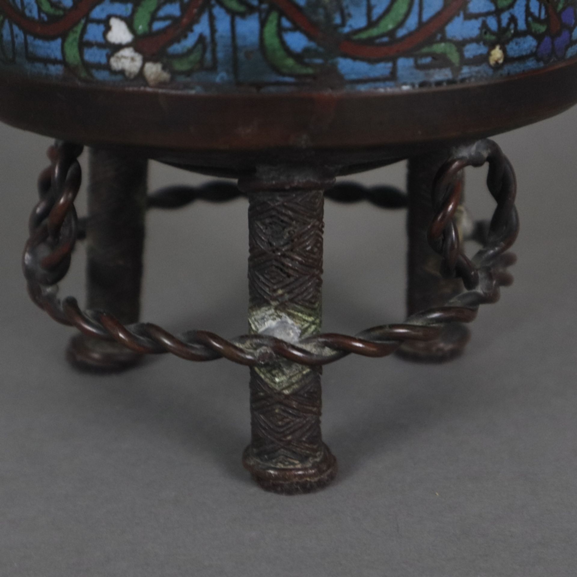 Kl. Deckel-Koro - Japan, Meiji-/ Taishō-Zeit, Bronzelegierung, braun patiniert, rundes Gefäß mit ei - Bild 6 aus 9