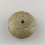 Jade-Cong - China, Qing-Dynastie, Ausführung im archaischen Stil (Westl. Zhou 11. bis 7. Jh.) abger