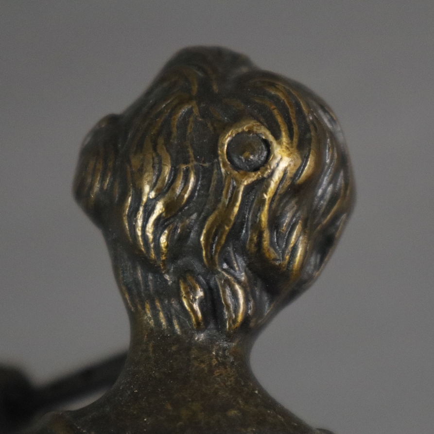 Flötenspieler - Gießerei "Lancini", Italien 20. Jh., Bronze, braun patiniert, vollrunde Figur eines - Image 9 of 9