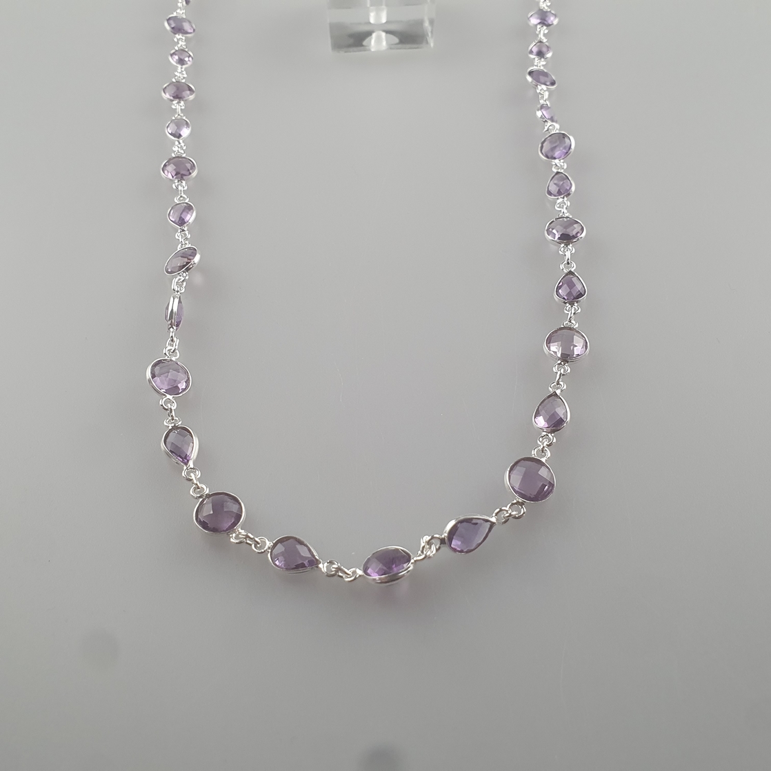 Silbercollier & Paar Chandelier-Ohrhänger mit Amethysten - Sterling Silber 925/000, Karabinerschlie - Image 4 of 5