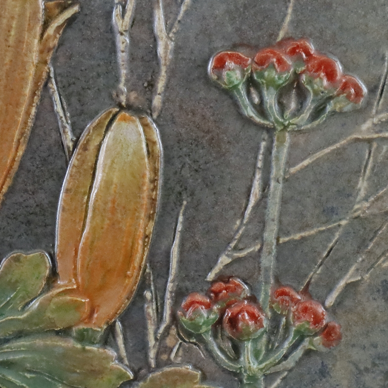 Große Keramik-Wandfliese mit floralem Jugendstil-Motiv - Staatliche Majolika-Manufaktur Karlsruhe, - Image 4 of 8