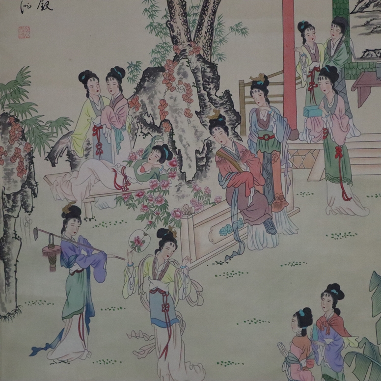 Chinesisches Rollbild - Hofdamen am Gartenpavillon, Tusche und leichte Farben auf Seidengewebe, lin - Image 2 of 12