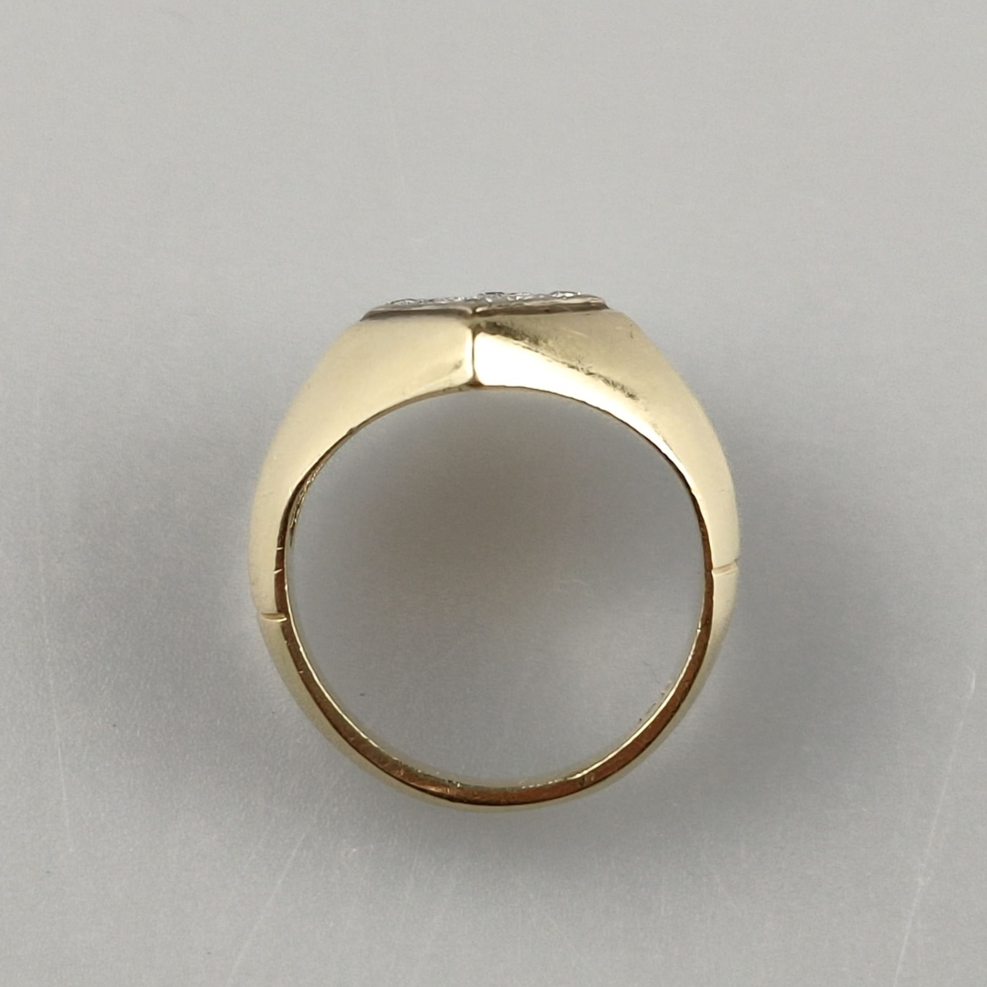 Diamantring - Gelbgold 585/000 (14K), rautenförmiger Ringkopf (ca. 1,6 x 1,1 cm) ausgefasst mit 16  - Bild 5 aus 5