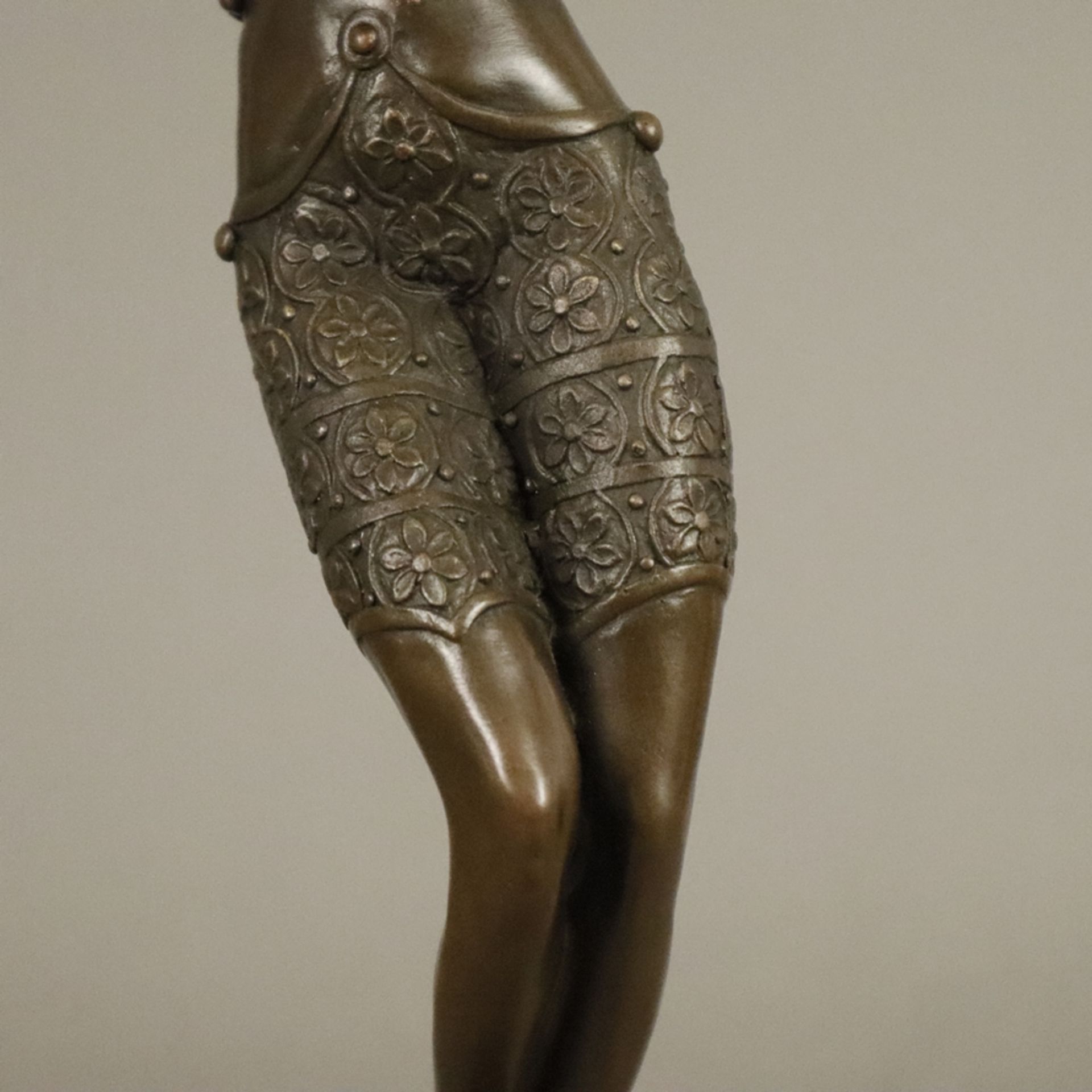 Preiss, Johann Philipp (1882 Erbach (Odenwald) - 1943 Berlin, nach) - Tänzerin "Coy Dancer", Bronze - Bild 5 aus 10