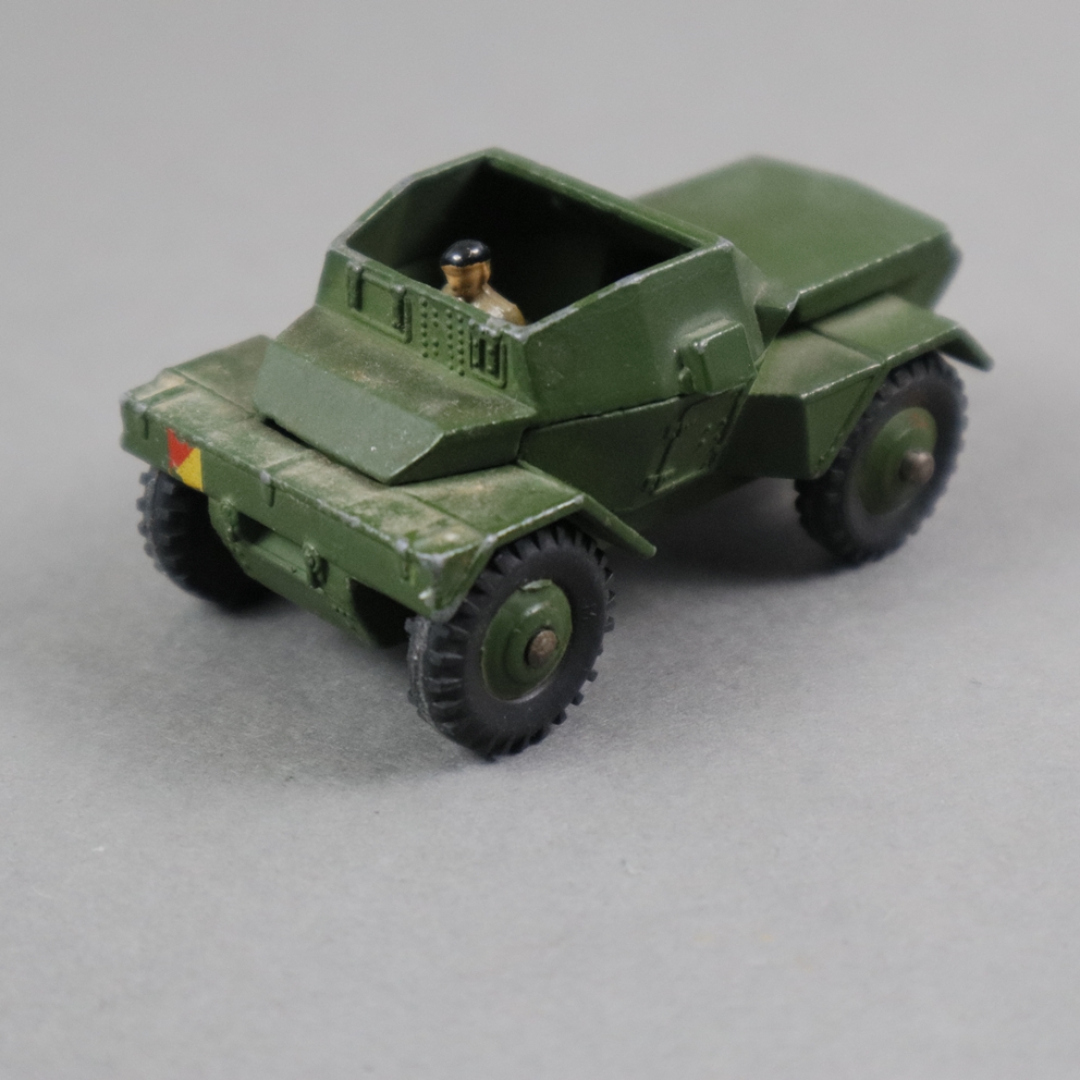 Konvolut Militärfahrzeuge - England, um 1955, Metall, bemalt, 5-tlg., davon 4 gemarkt Dinky Toys/Di - Image 7 of 9