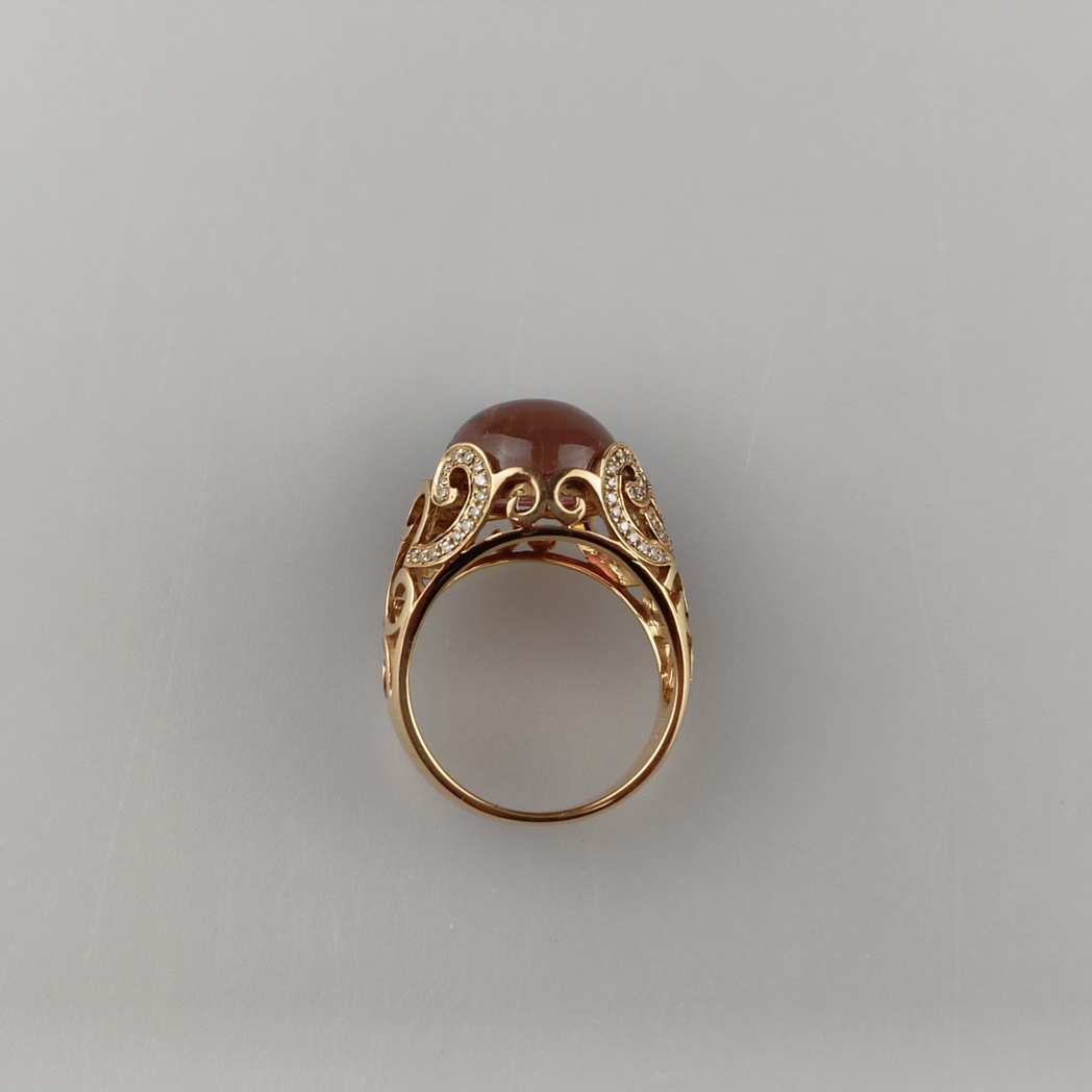 18K-Turmalinring mit Diamanten - Gelbgold 750/000 (18K), großer Turmalincabochon von ca. 10 ct., Tu - Image 5 of 6