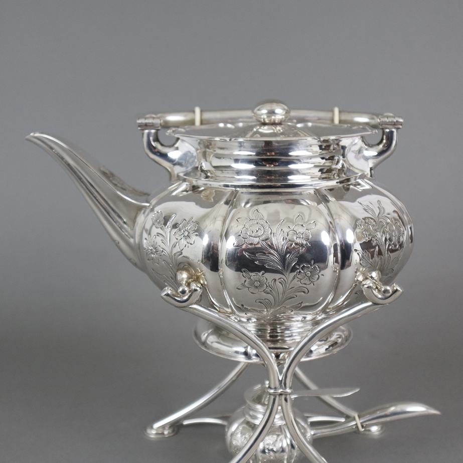 Prächtige Teekanne - deutsch, 800er Silber, ziselierter Blumendekor, Isolierringe aus Bein, Bodenun - Image 2 of 11