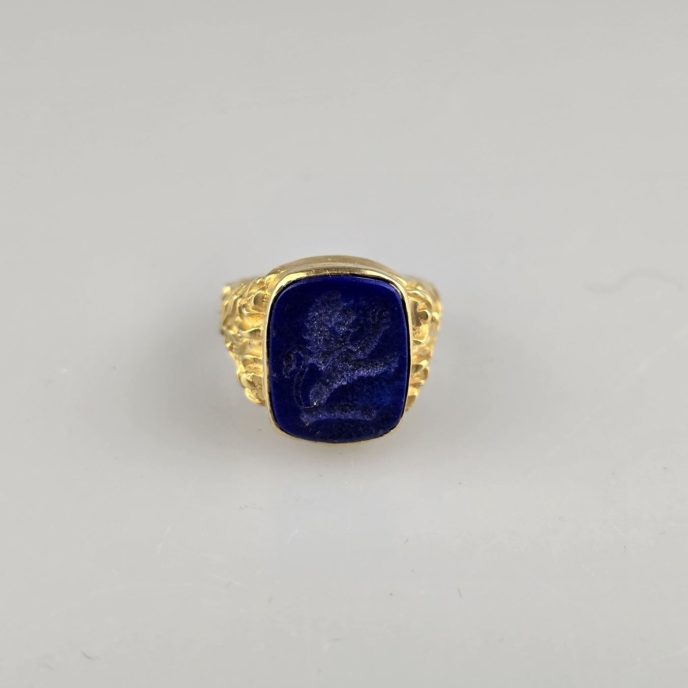 Siegelring - Silberfassung, Schulterpartie mit Jugendstil-Ornamentik, Lapis-Intaglio als Ringkopf m - Image 2 of 6