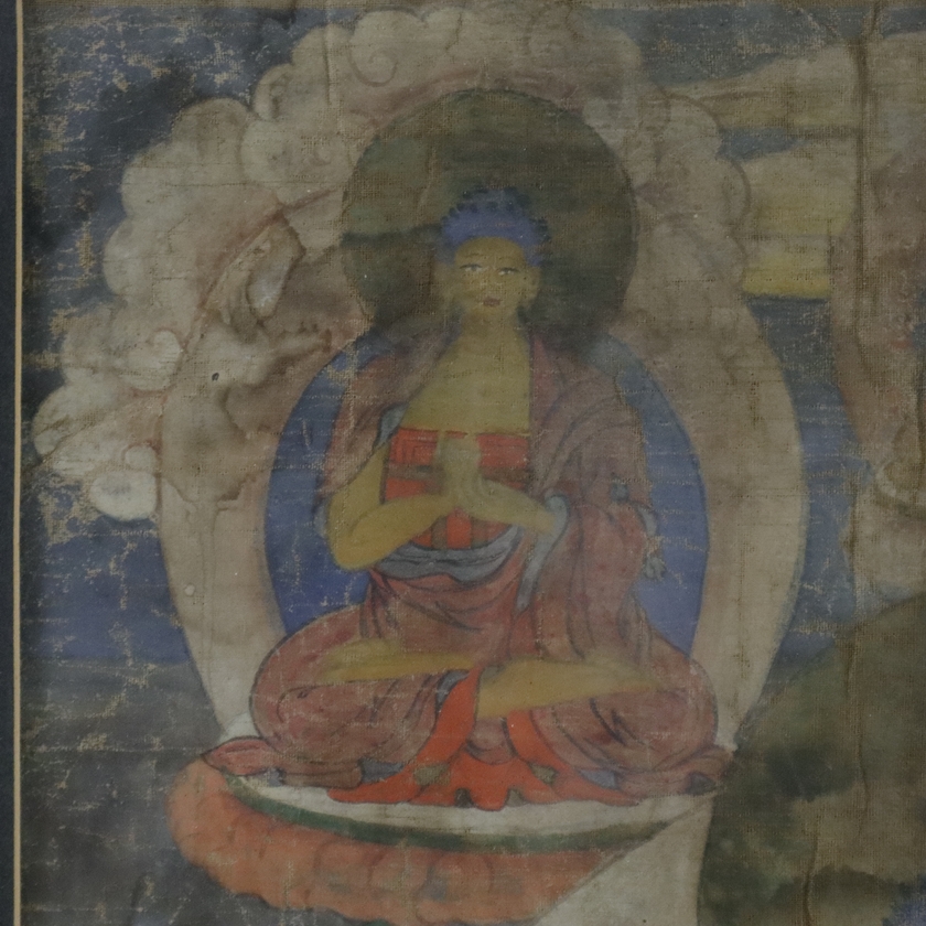 Thangka mit Buddha Shakyamuni - Tibet, 19.Jh., Gouache auf Leinwand, in der Mitte auf einem Lotosth - Image 5 of 12