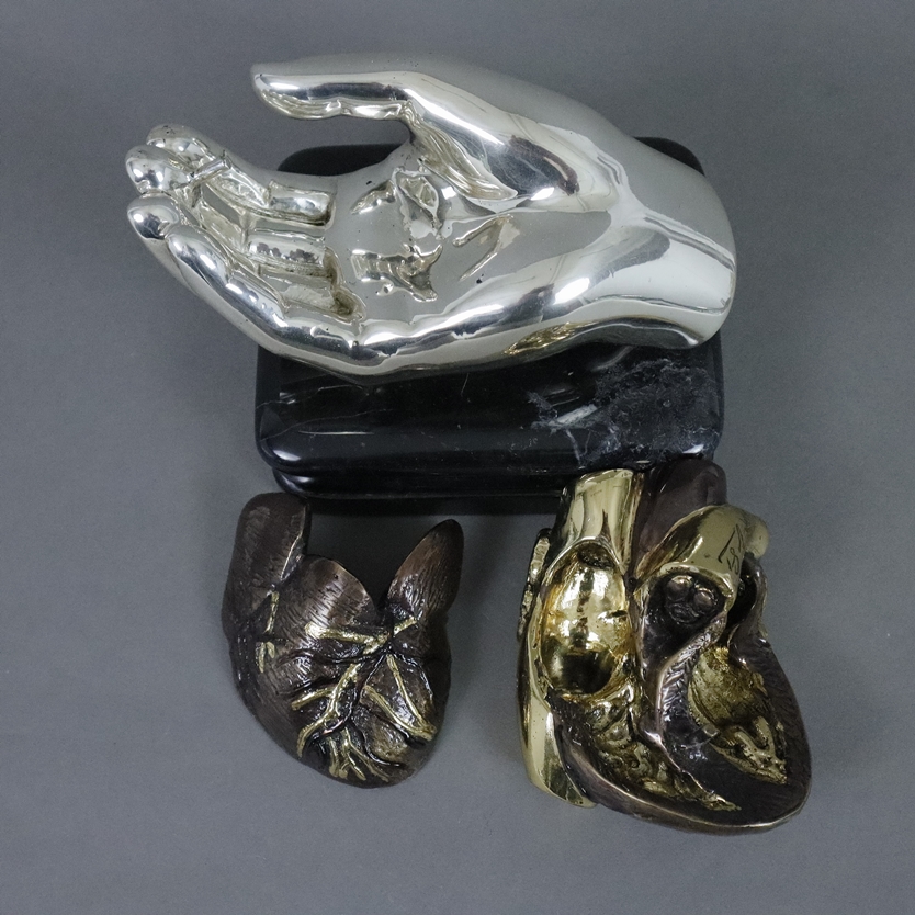 Klotz, Prof. (Dr. med.) Theodor - "Heart in Doctor's Hand“, Bronze, mehrteilig, zum Teil versilbert - Image 5 of 6