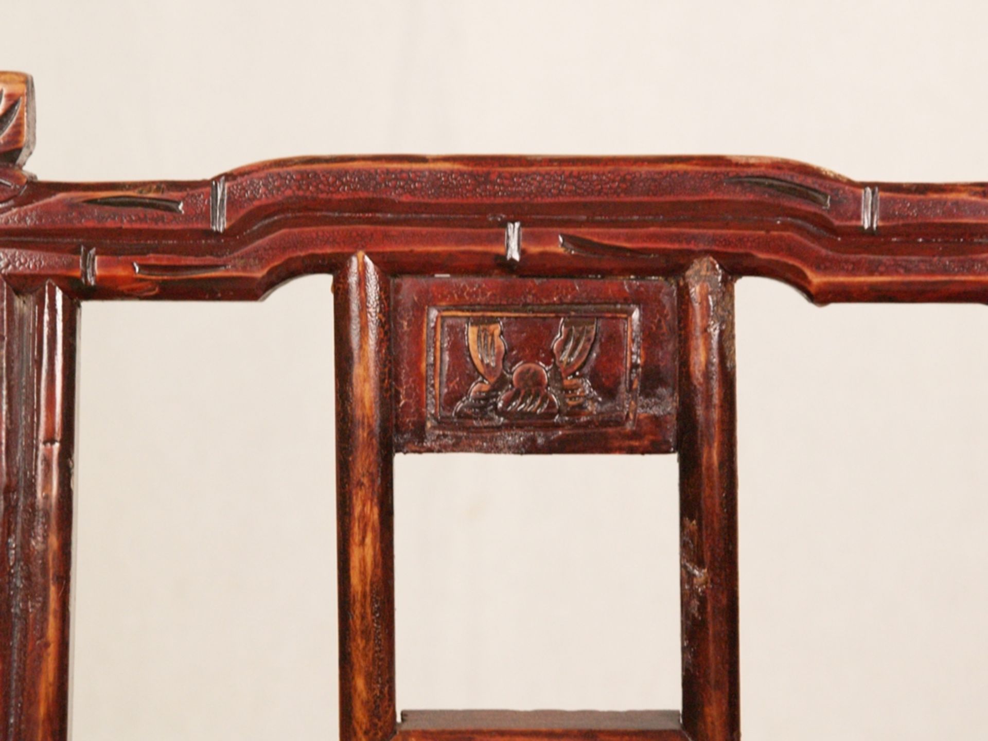 Stuhl - China, im Stil der Hutstühle, Mittelstreifen der Rückenlehne mit drei kleinen eingesetzten  - Bild 4 aus 11