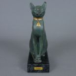 Katzengöttin Bastet - Museumsreplik nach altägyptischer Statue, Kunstguss, bronziert, auf rechtecki