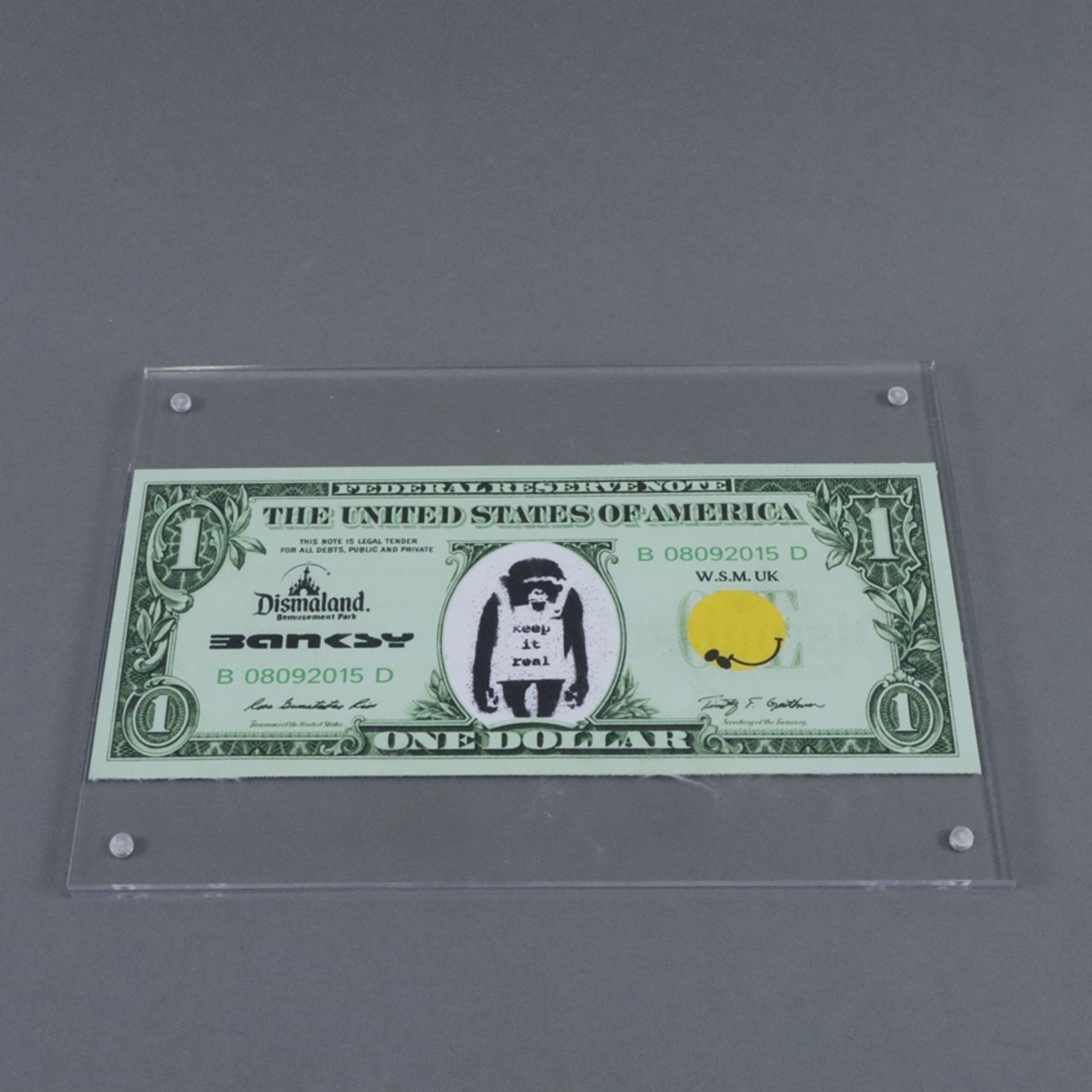 Banksy - "Dismal 1 Dollar Canvas" mit "Keep it real"-Motiv, 2015, Souvenir aus der Ausstellung "Dis - Bild 6 aus 6