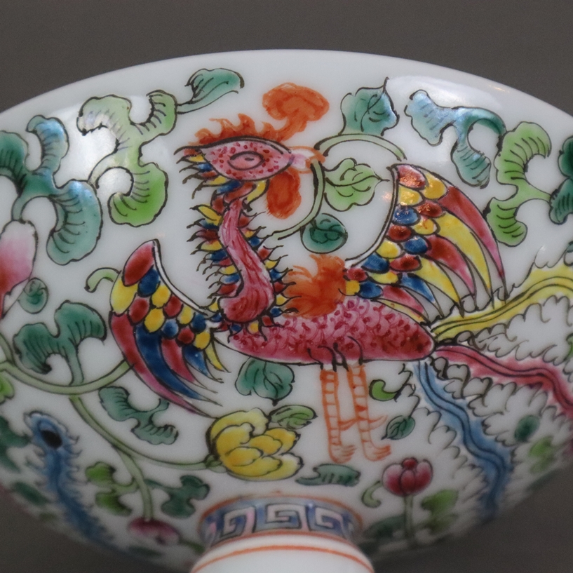 Fußschale - China, ausgehende Qing-Dynastie, Porzellan, moderat gemuldete Kuppa auf ausgestelltem H - Image 4 of 7