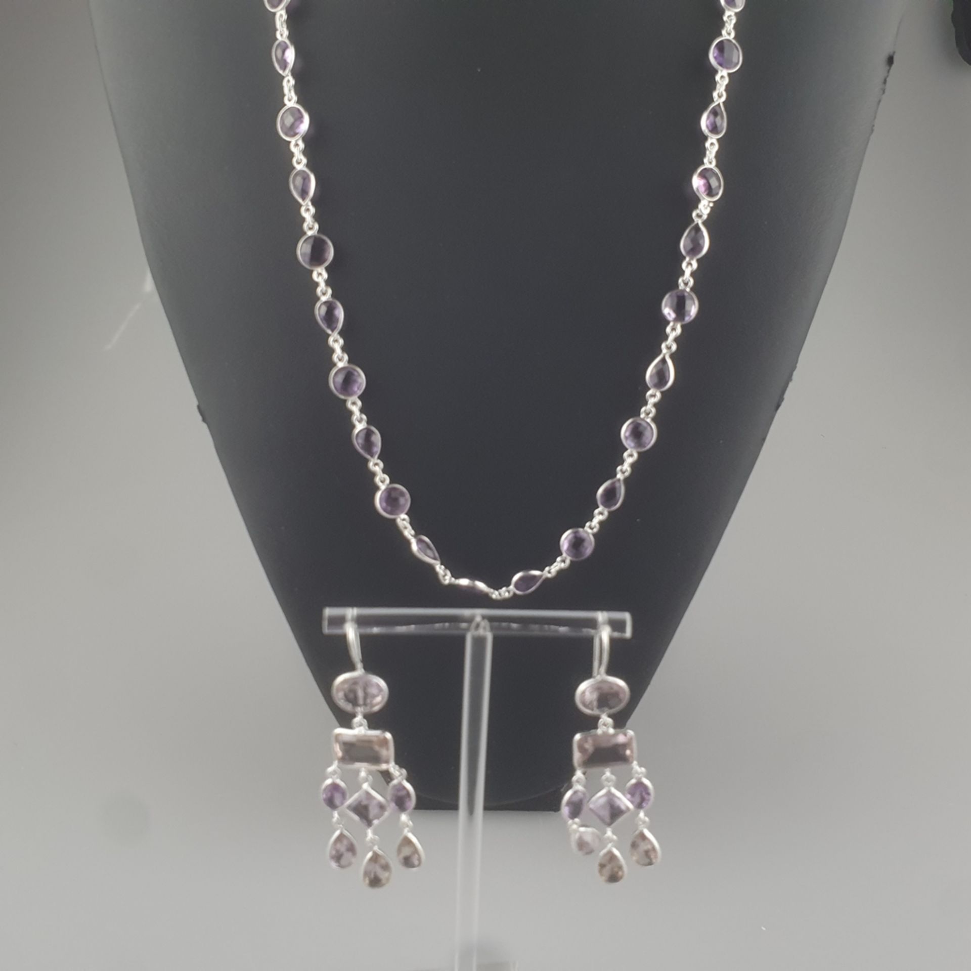 Silbercollier & Paar Chandelier-Ohrhänger mit Amethysten - Sterling Silber 925/000, Karabinerschlie