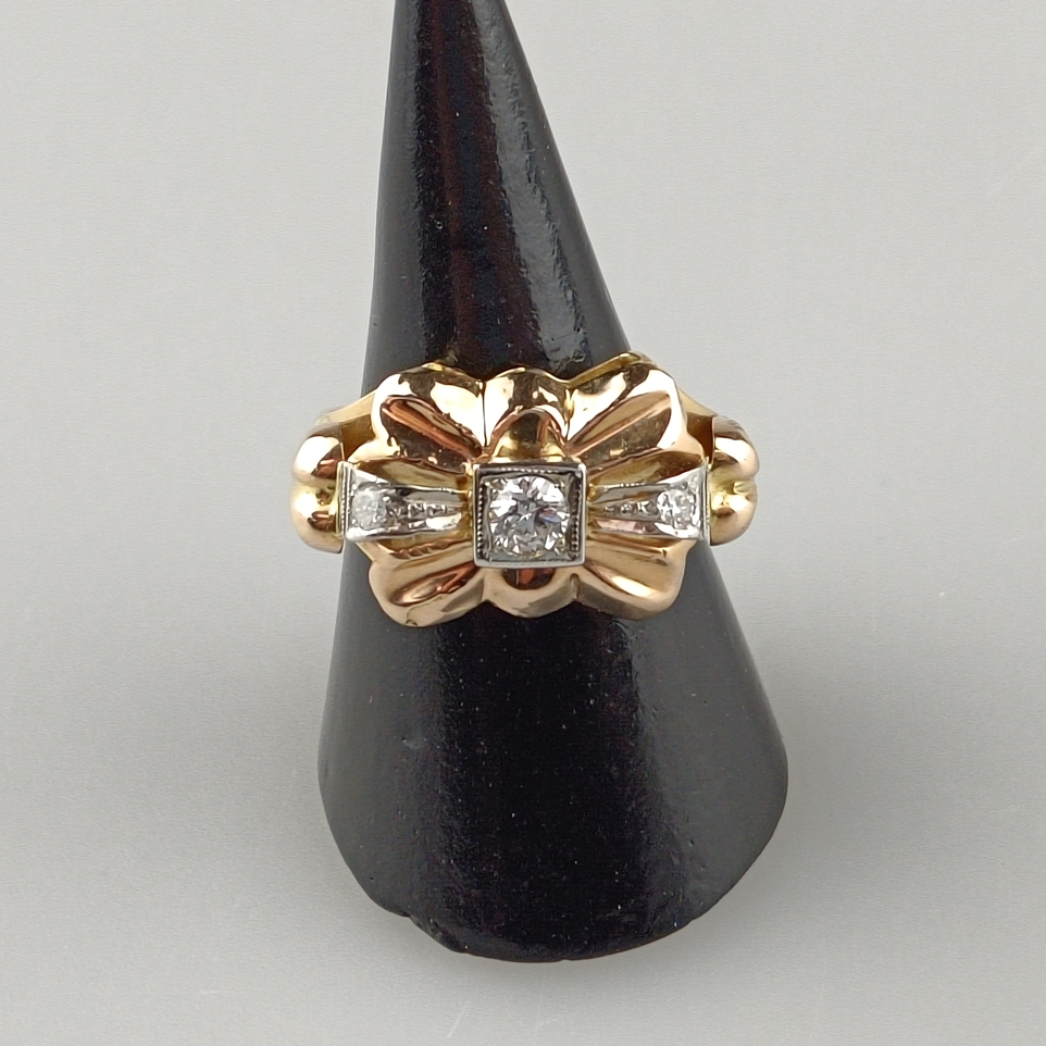 Großer Floralring - Rosé-/Gelbgold 750/000 (18K), Belgien, länglicher Ringkopf in Blütenform (ca. 2