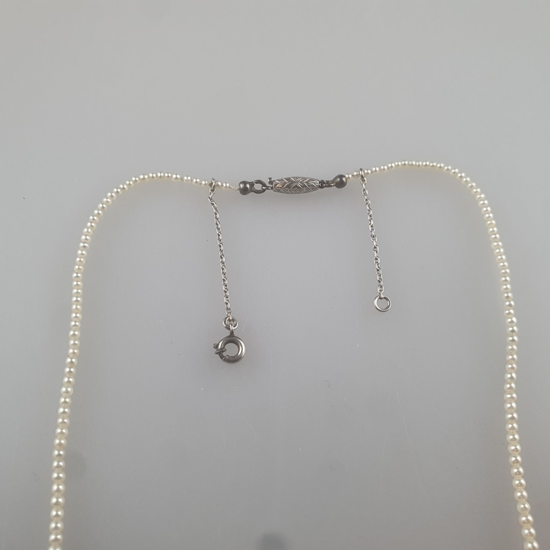 Antike Orientperlenkette - um 1880, feine Halskette aus 202 Perlen, im Verlauf angeordnet (Dm. bis  - Bild 5 aus 8