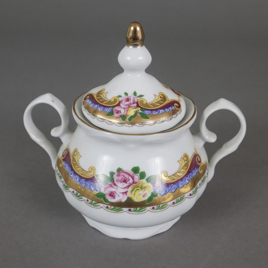 Fünf Porzellanteile Limoges - Frankreich, 2. Hälfte 20. Jh., Porzellan, polychromer Blumendekor mit - Image 2 of 7