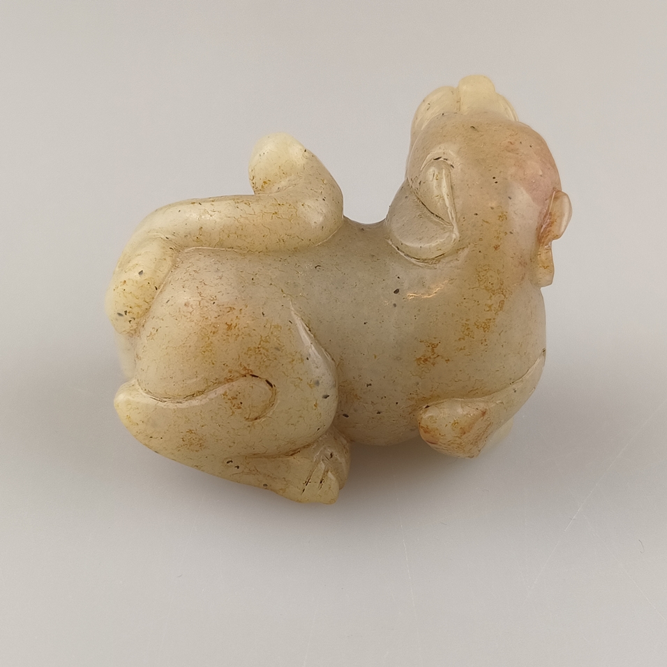 Jadefigur "Bixie" - China, wohl Qing-Dynastie, eventuell früher, im Stil der Song / Yuan-Dynastie, - Image 4 of 7