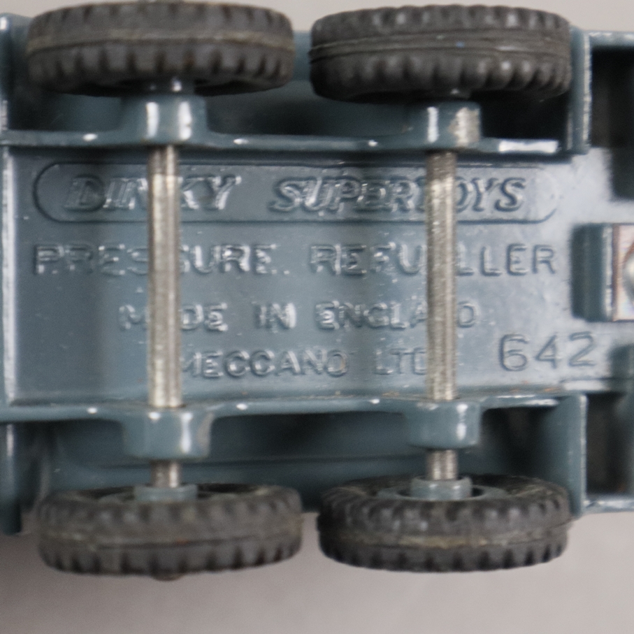 Konvolut Militärfahrzeuge - England, um 1955, Metall, bemalt, 5-tlg., davon 4 gemarkt Dinky Toys/Di - Image 3 of 9