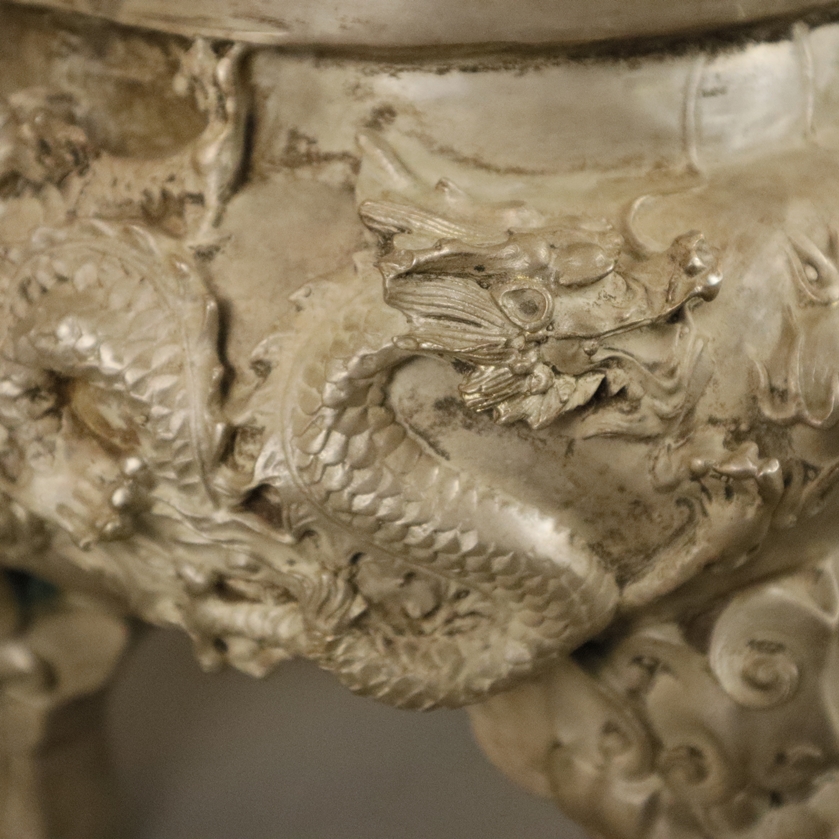 Großes Räuchergefäß - Weißmetall, tripoder kugeliger Korpus, Klauenfüße mit Maskaronabschlüssen, au - Image 7 of 11