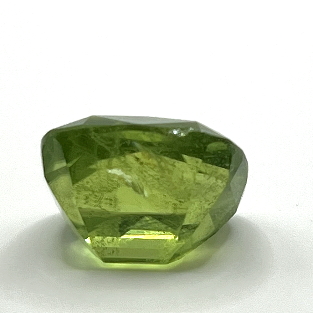 Loser Peridot - 9,51ct, olivgrün, Facettenschliff, Maße: 12,9 x 10,4 x 8,8 mm, Zertifikat GGI (Gala - Image 5 of 5