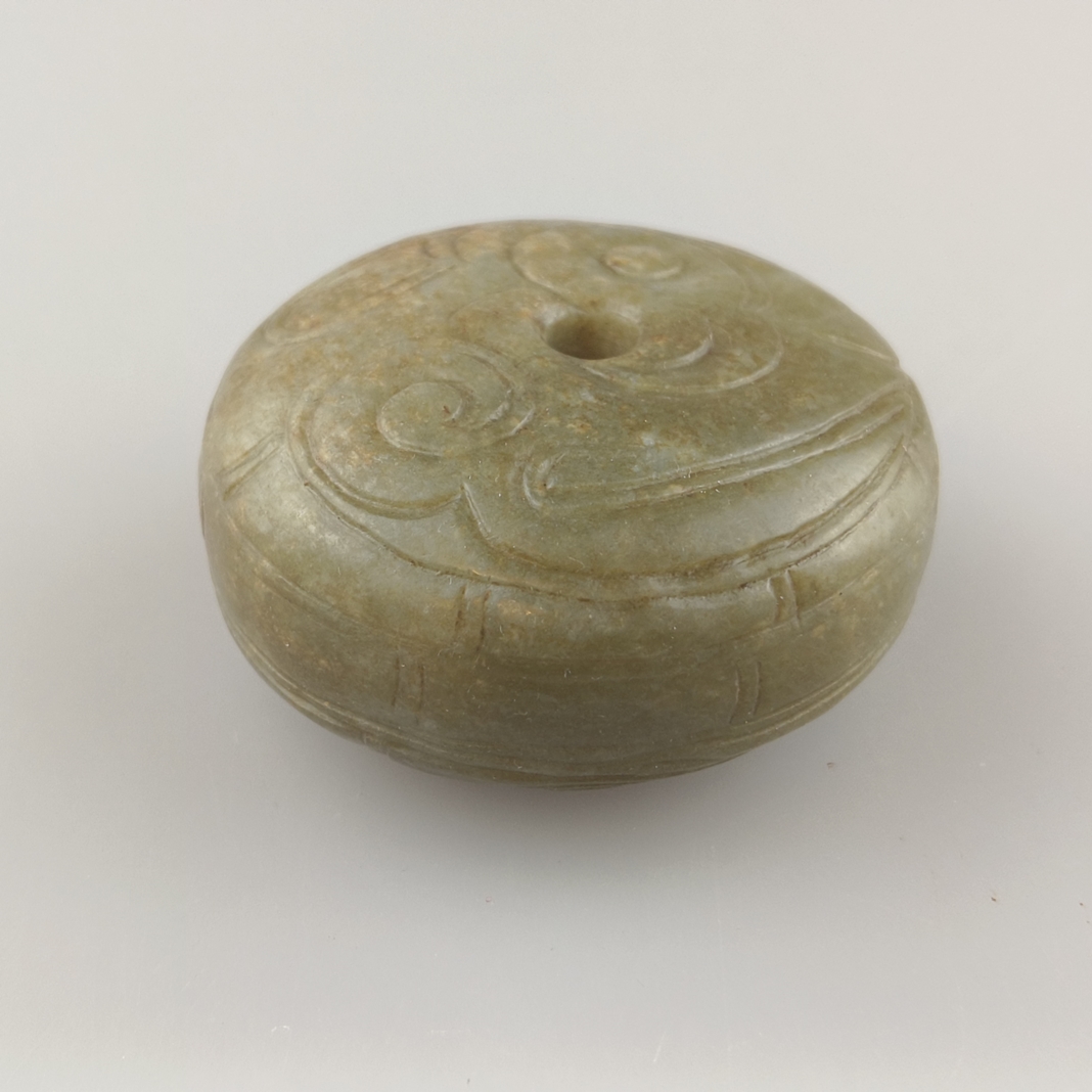Jade-Cong - China, Qing-Dynastie, Ausführung im archaischen Stil (Westl. Zhou 11. bis 7. Jh.) abger - Image 2 of 7