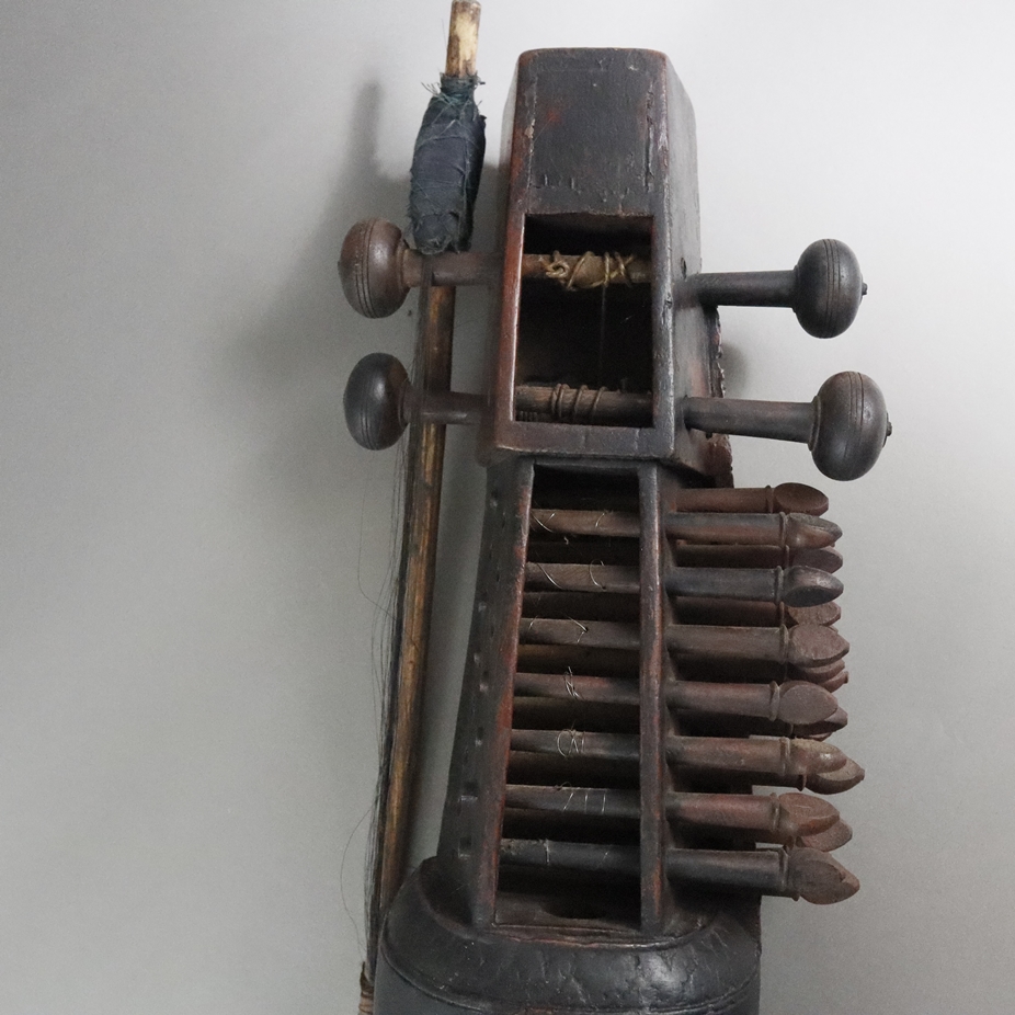 Saiteninstrument Sarangi - Indien/Pakistan/Afghanistan, Holzkorpus mit Beinelementen, asymmetrisch - Image 9 of 9