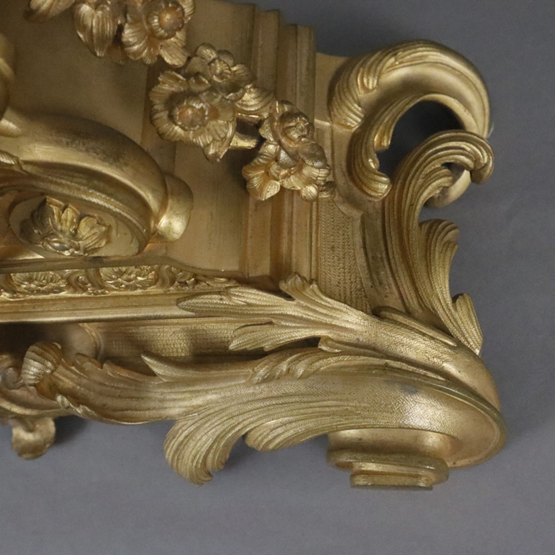 Prunkvolle Pendule - Paris, Frankreich, um 1800, vergoldetes Bronzegehäuse, reich verziert mit Akan - Bild 15 aus 15
