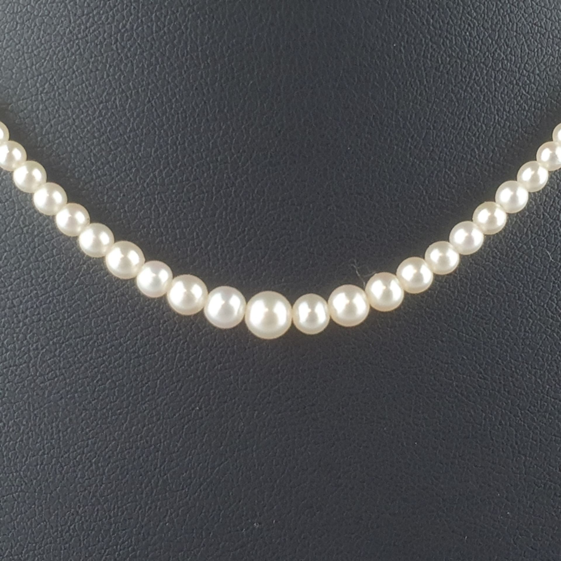 Antike Orientperlenkette - um 1880, feine Halskette aus 202 Perlen, im Verlauf angeordnet (Dm. bis  - Bild 2 aus 8