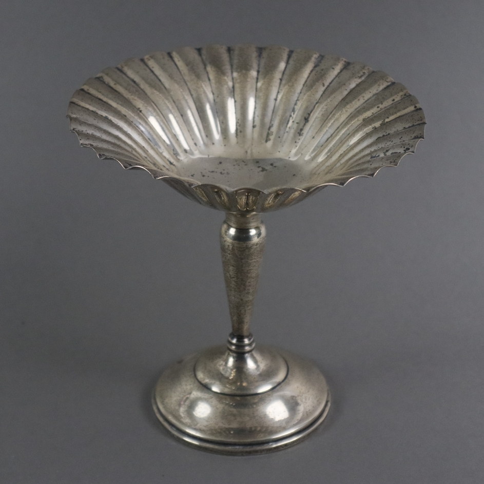 Sterlingsilber-Tazza - 20. Jh., 925er Silber, runde vertiefte Schale mit gefächertem Rand, Baluster