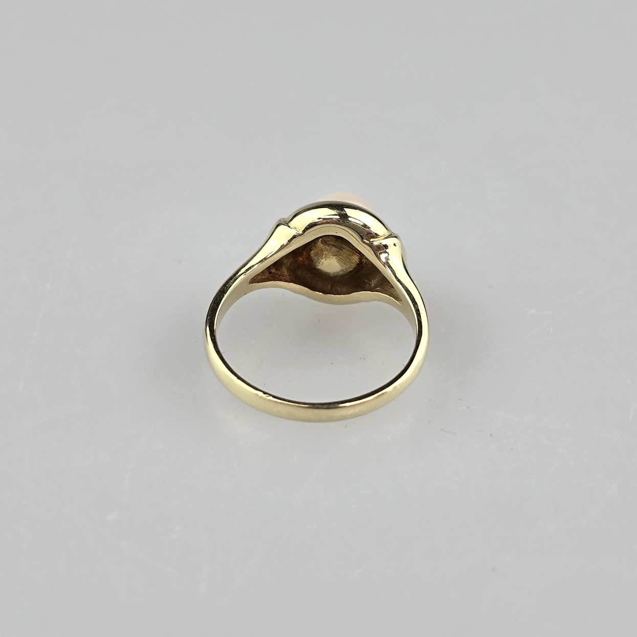 Perlring mit Diamantbesatz - Gelbgold 585/000 (14K), gestempelt, Ringkopf besetzt mit einer Perle v - Image 4 of 5