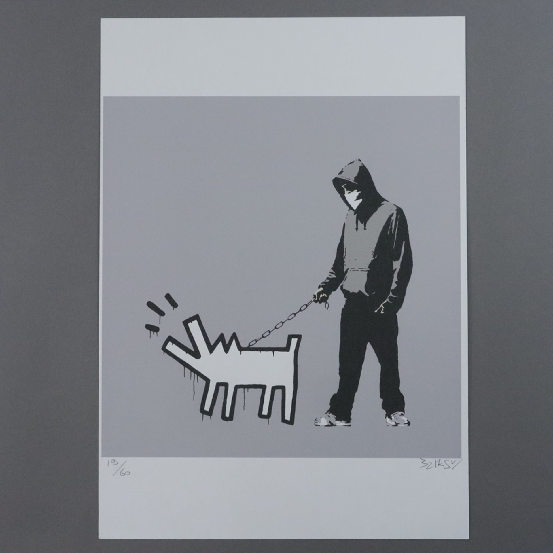 Banksy - "Haring dog", Farblithografie auf Bütten mit Blindstempel, unten rechts mit Signatur "Bank - Bild 2 aus 4