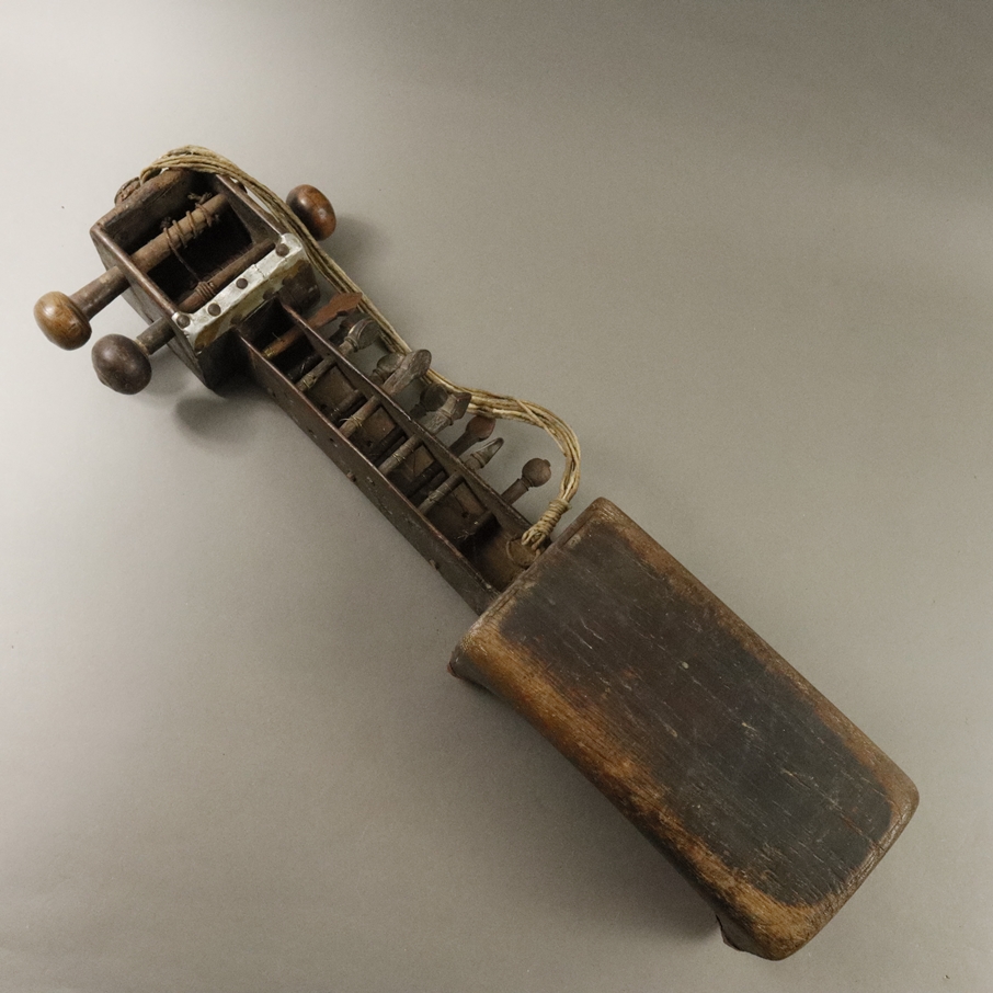 Saiteninstrument Sarangi - Indien/Pakistan/Afghanistan, Holzkorpus mit Beinelementen, taillierter R - Image 7 of 7