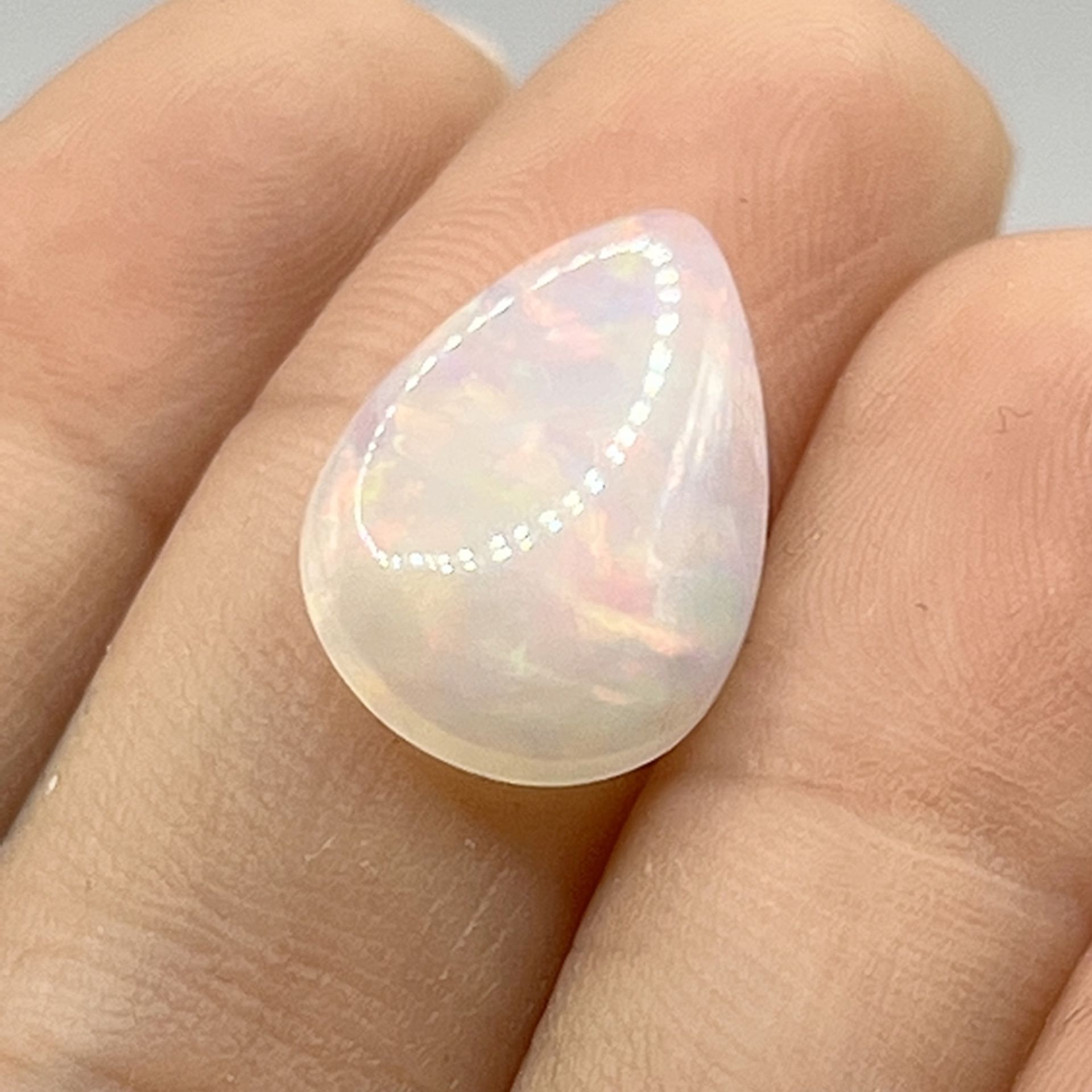 Loser Opal - 3,93 ct, Herkunft: Äthiopien, weiß mit Farbenspiel, Cabochon, Maße: 18 x 11,9 x 4 mm,  - Bild 3 aus 4