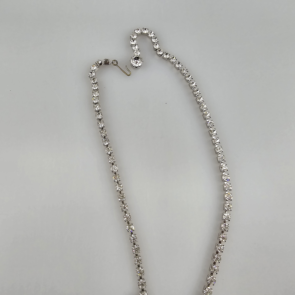 Prunkvolles Vintage-Collier im Art Déco-Stil - Weißbronze, rhodiniert, komplett ausgefasst mit unte - Image 5 of 6