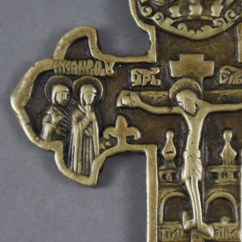 Kreuz - Russland, 19. Jh./um 1900, Gelbguss, reliefierte Darstellung Christi im Typus der Viernagel - Image 4 of 7