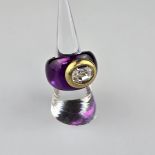 Vintage Cocktailring - violettes Plexiglas, Ringkopf besetzt mit großem, oval facettiertem Zirkonia