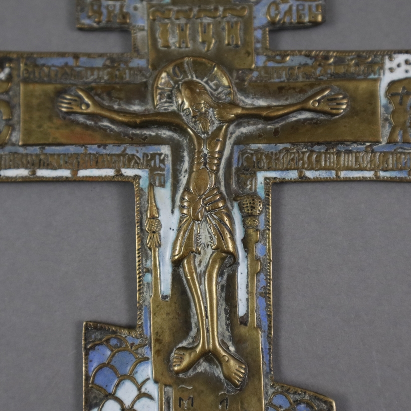 Segenskreuz - Russland, 19.Jh., Bronzelegierung, teils hellblau/weiß emailliert, reliefierte Darste - Image 2 of 7