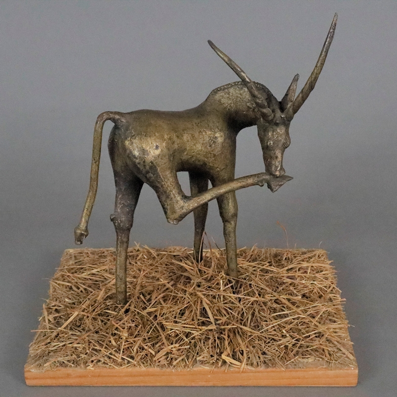 Bronzefigur "Antilope" - wohl afrikanische Bronze patiniert, vollrunde Darstellung einer Antilope,