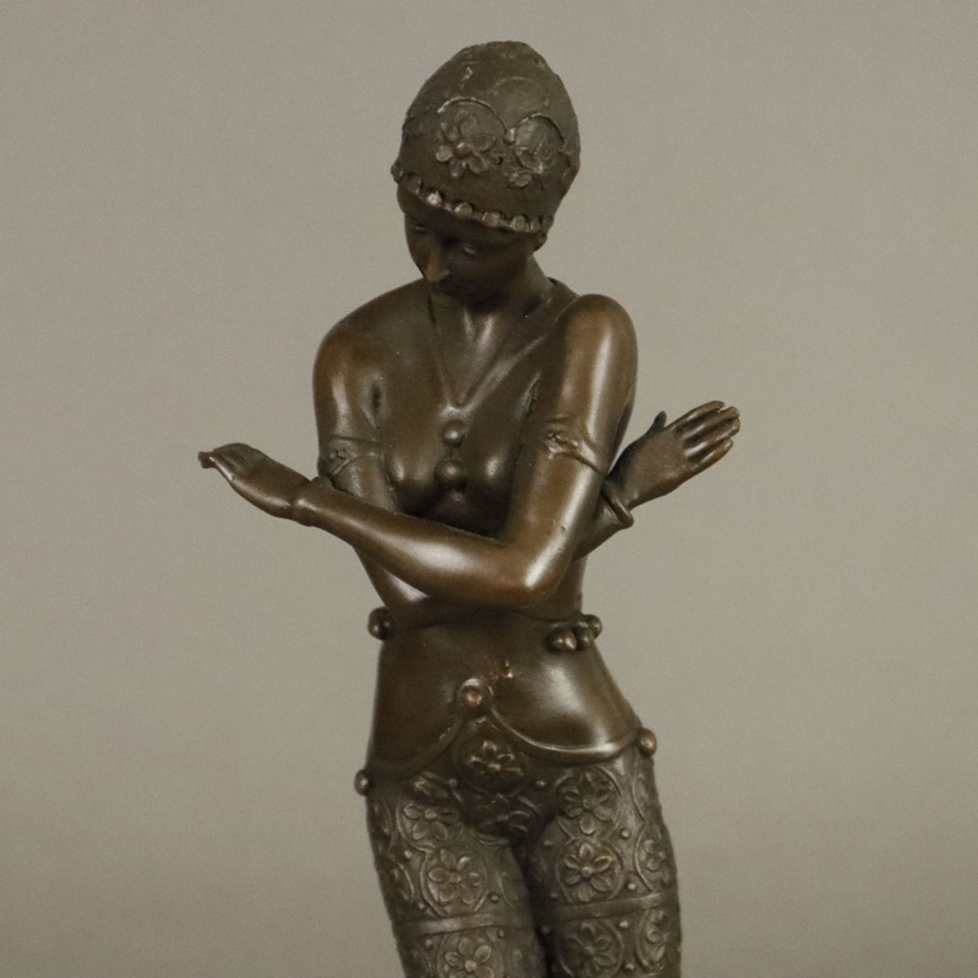 Preiss, Johann Philipp (1882 Erbach (Odenwald) - 1943 Berlin, nach) - Tänzerin "Coy Dancer", Bronze - Image 3 of 10