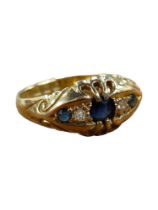 ANTIQUE 18 CARAT GOLD DIAMOND & SAPPHIRE RING