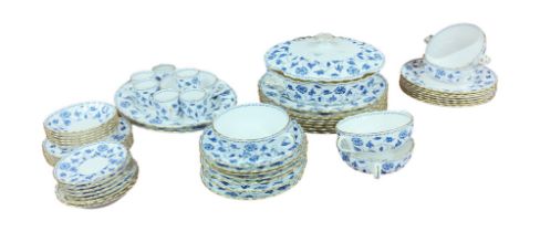 QUANTITY OF SPODE DINNERWARE