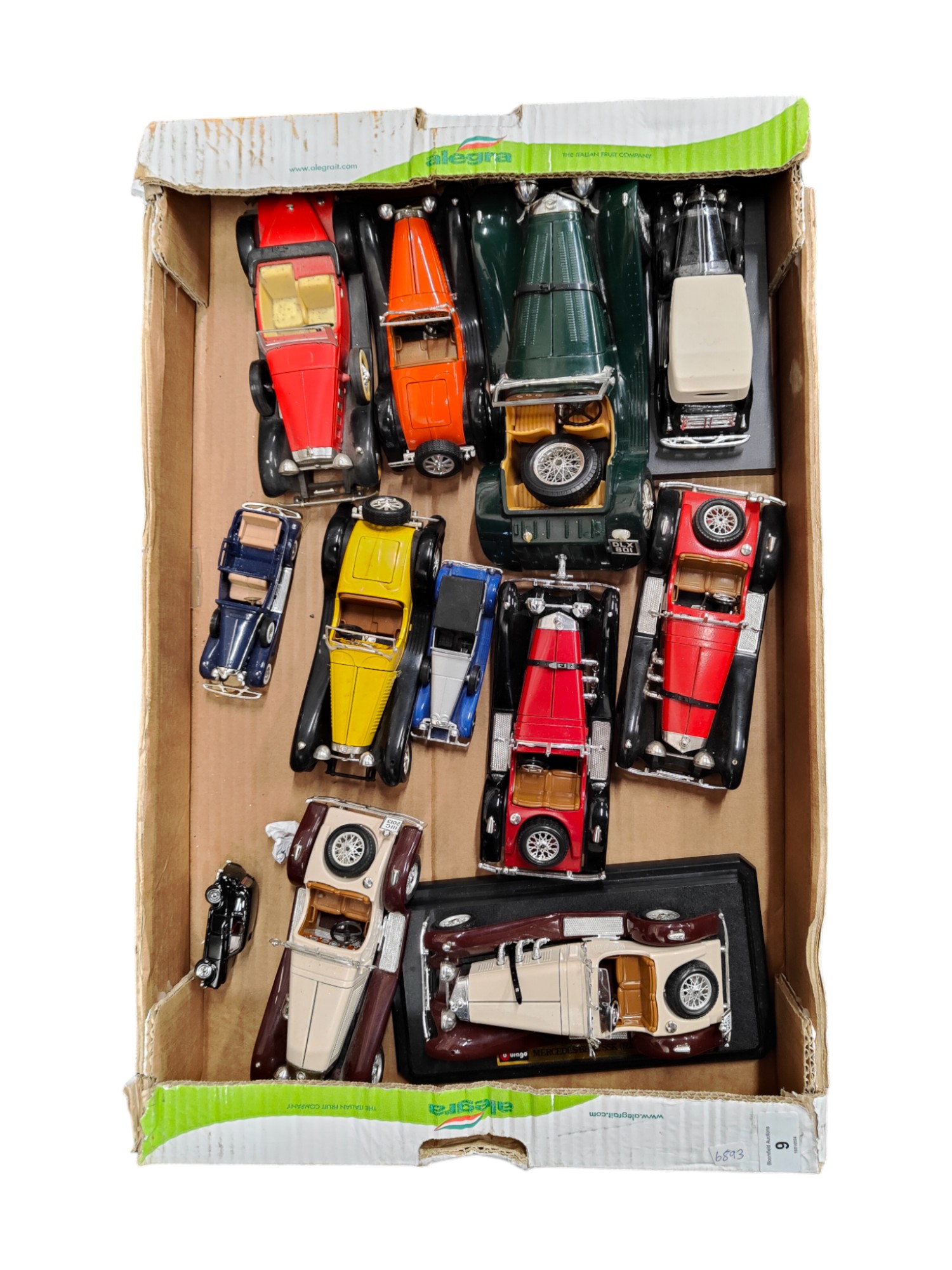 BOX LOT OF MODEL CLASSIC CARS