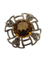 SCOTTISH SILVER BROOCH SET WITH TOPAZ