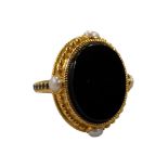 HIGH GRADE GOLD (POSSIBLY 22 CARAT) SET WITH ONYX, SAPPHIRE AND PEARL RING (8.1G)