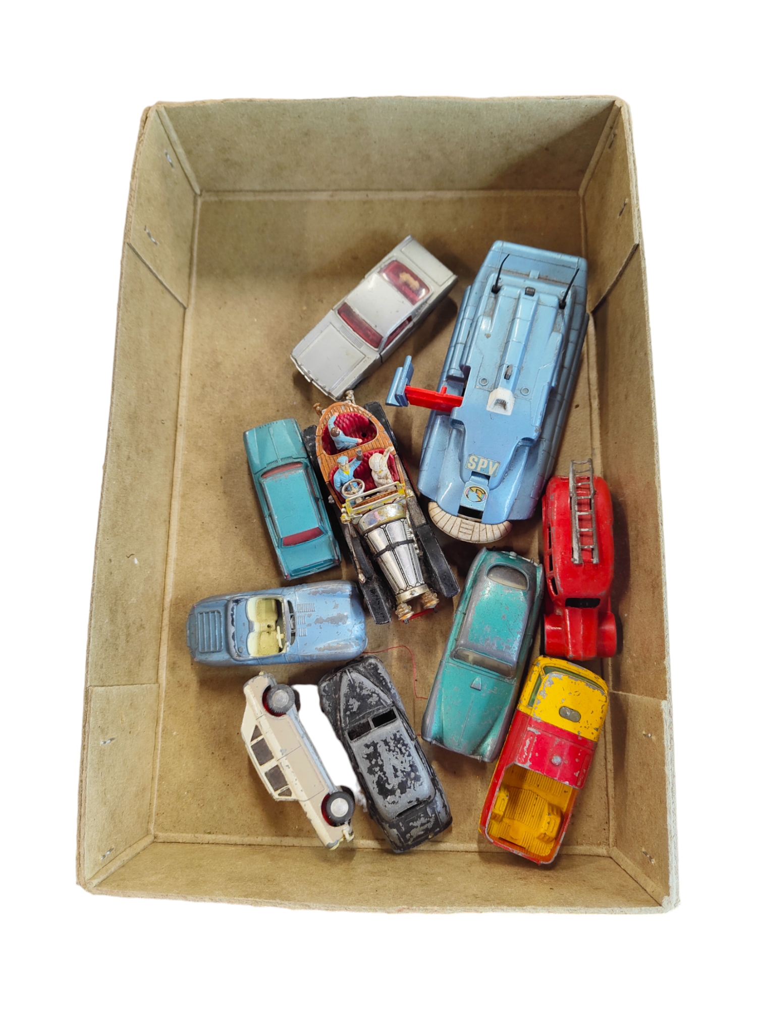 QTY OF VINTAGE MODEL CARS