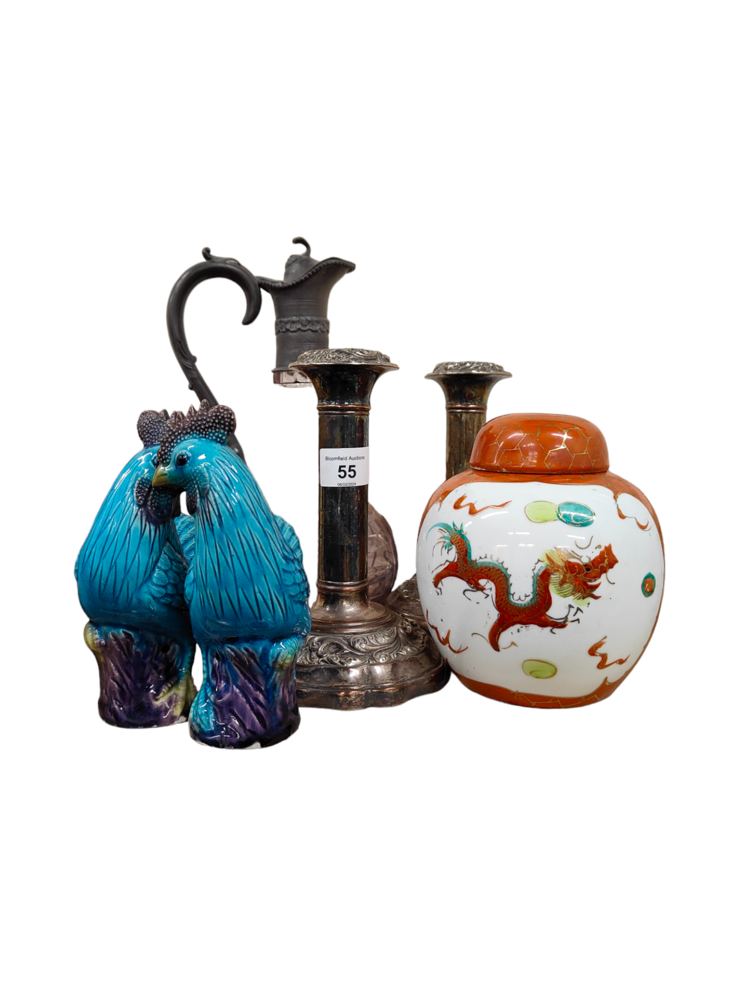 SHELF LOT TO INCLUDE EPNS CANDLESTICKS, CLARET JUG, GINGER JAR & PAIR OF BLUE COCKERELS