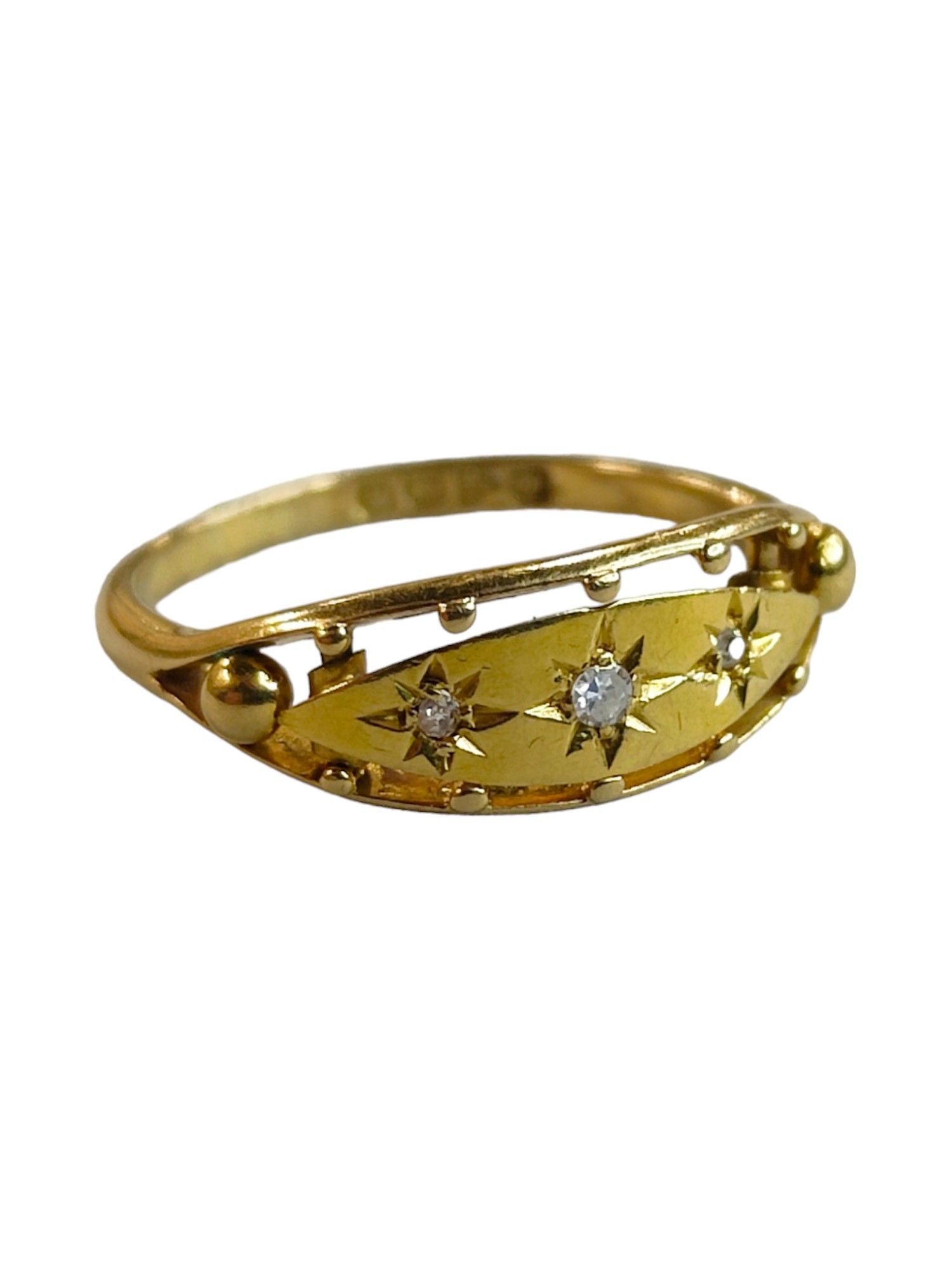 18 CARAT YELLOW GOLD AND DIAMOND RING - CIRCA 1911