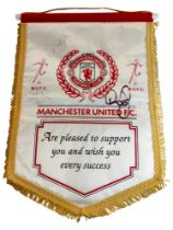 SIGNED MANCHESTER UNITED PENNANT BY PETER SCHMEICHEL, DAVID BECKHAM AND DAVID MAY WITH LETTER OF